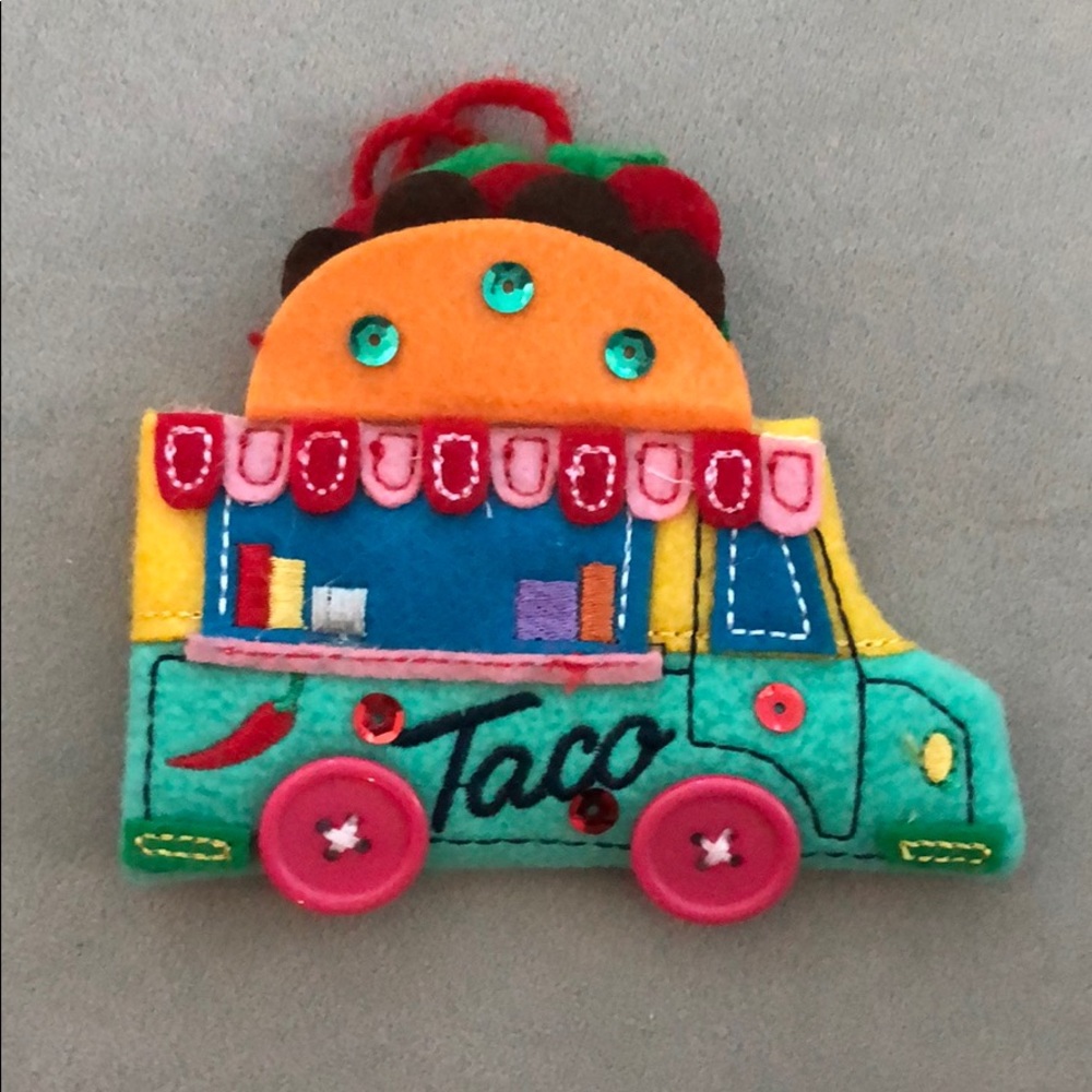 Christmas taco food truck ornament nwt